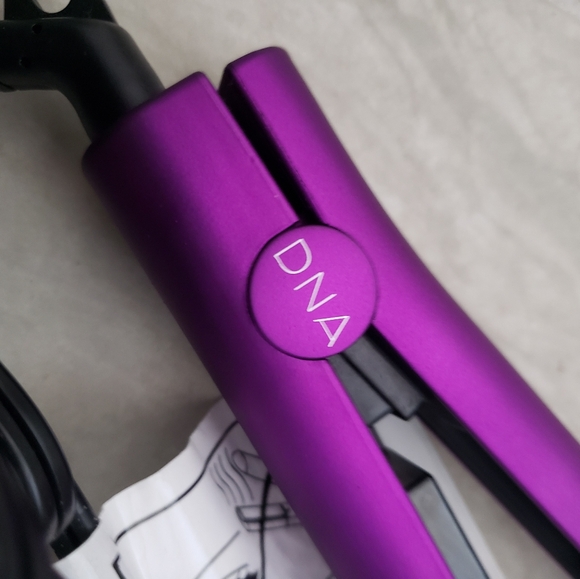NWOB DNA Hair Tools Satin Ceramic Straightener - Picture 3 of 10